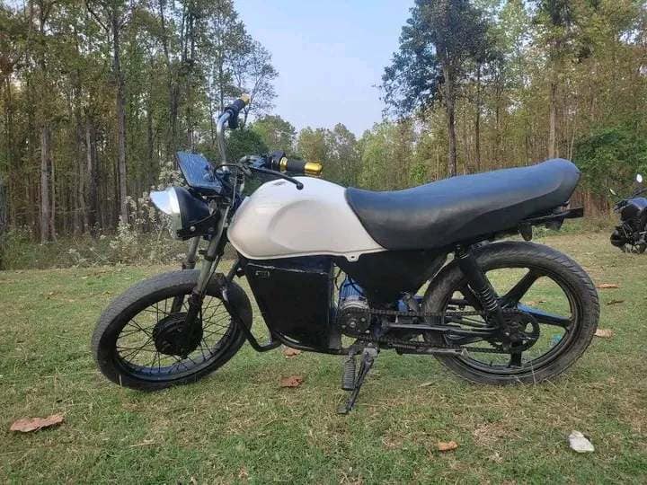 मोरङको बेलबारीमा कवाडि सामानबाट इलेक्ट्रोनिक बाइक निर्माण