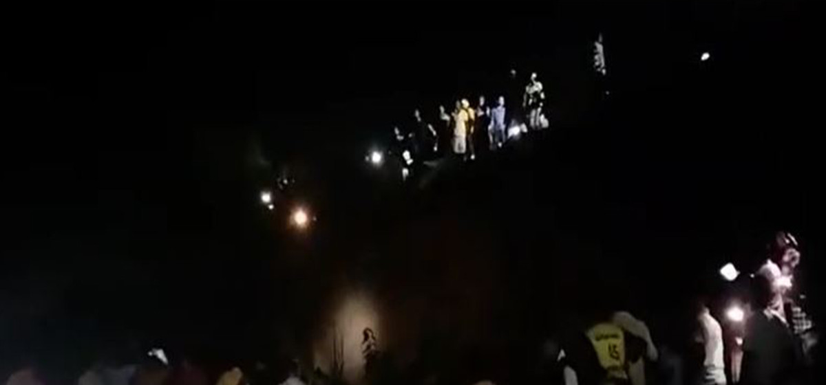 बस दुर्घटना हुँदा १२ जनाको मृत्यु