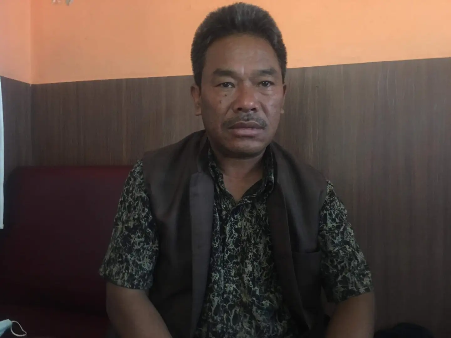 नेपाली कांग्रेसबाट निर्वाचित गाउँपालिकाका अध्यक्ष घले मानव बेचविखनको आरोपमा पक्राउ