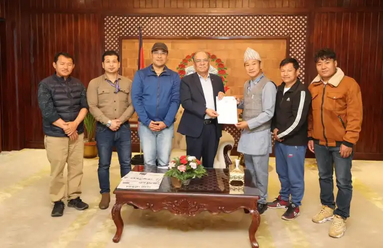 धरानका मेयर साम्पाङले भेटे प्रधानमन्त्री प्रचण्ड, राखे यस्ता माग