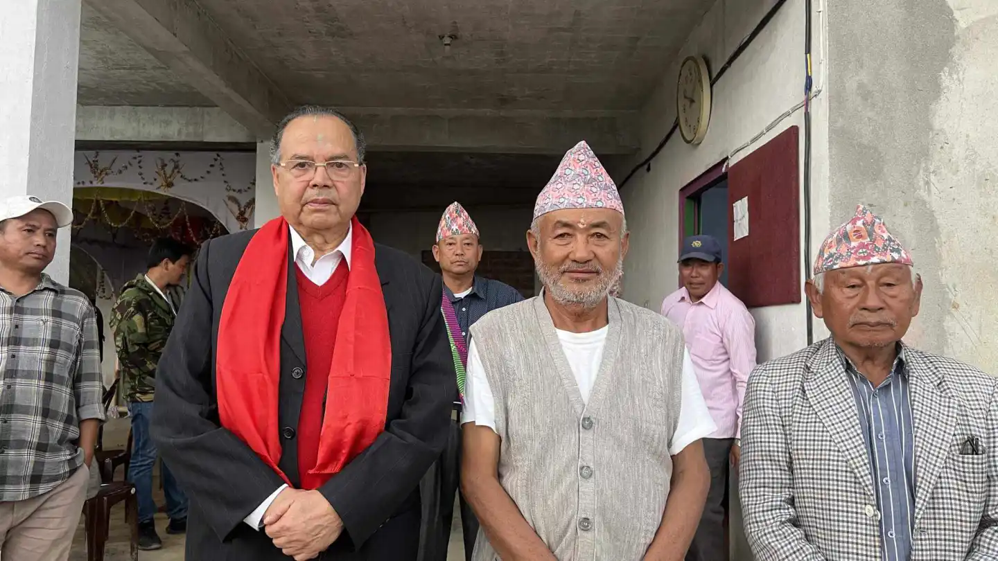 जितबहादुरलाई जिताउन कम्मर कसेका झलनाथ र किरात धर्मगुरु आत्मानन्दबीच भेटवार्ता