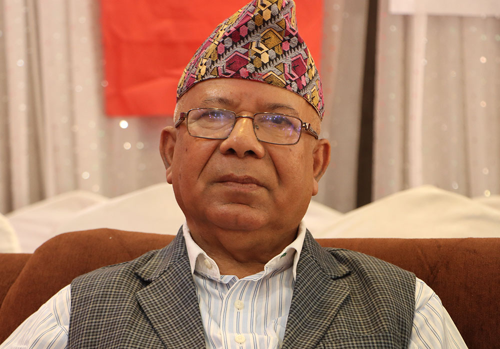 ‘ हामीले चाह्यौं भने सरकार ढल्छ’ :माधव नेपाल