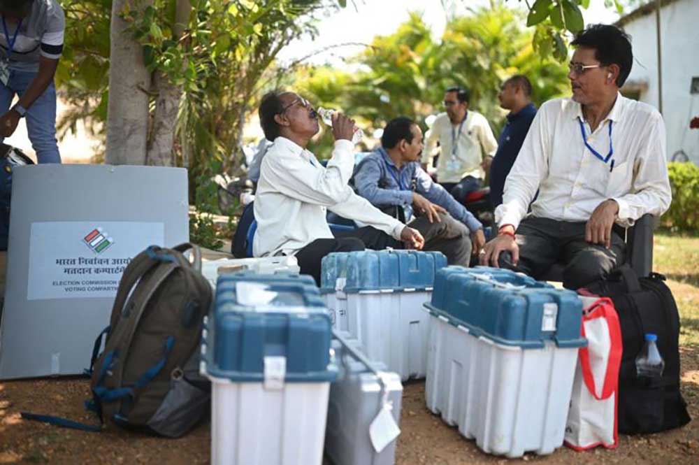 भारतमा लोकसभा निर्वाचनका लागि मतदान सुरू, पहिलो चरणमा १२० सिटका लागि मतदान