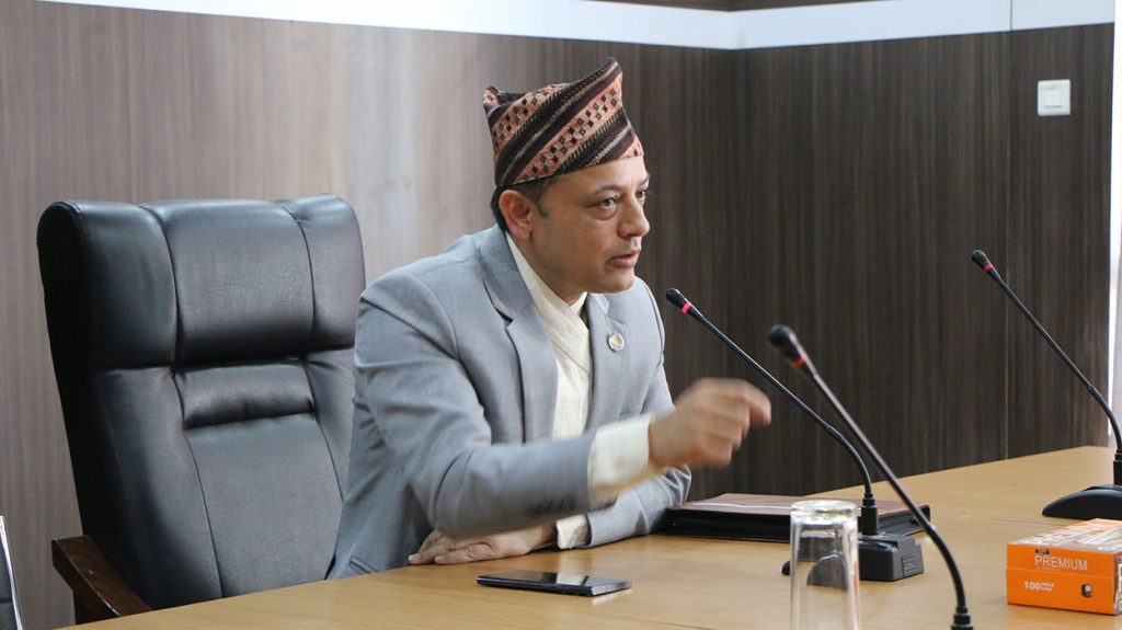 सहकारीमा मेरै २३ लाख डुबेको छ, उठाइदिनेलाई अलिकति दिन्थें : मन्त्री अर्याल