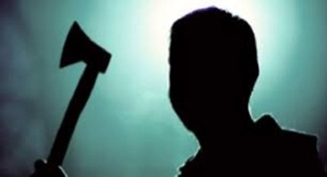 श्रीमानले श्रीमतिलाई बन्चरो प्रहार गर्दा