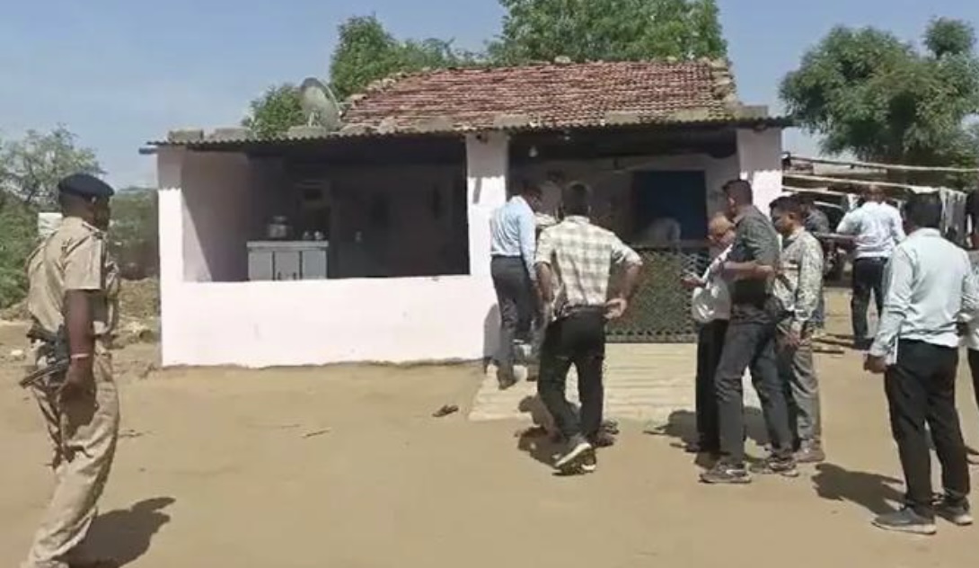 भूपू प्रेमिकाको श्रीमानलाई मार्न पार्सलमा टेप रेकर्डर बम पठाएपछि…