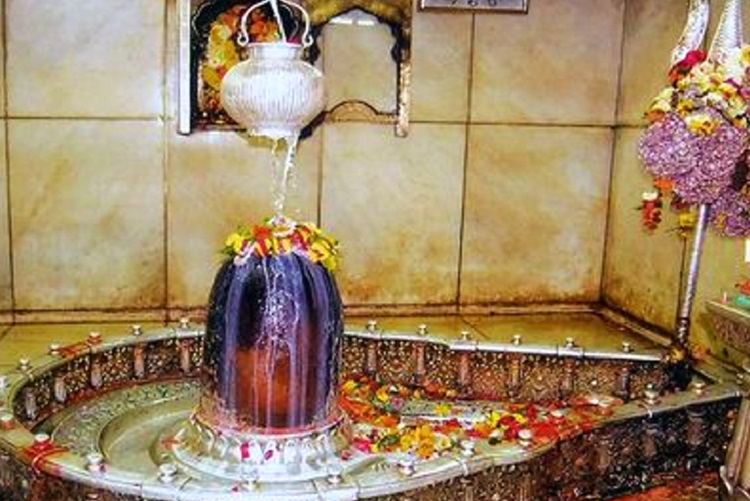 सोमबार अपनाउनुस् यी उपाय : हट्नेछ वैवाहिक जीवनमा आउने बाधाहरु, भरिनेछ गोद