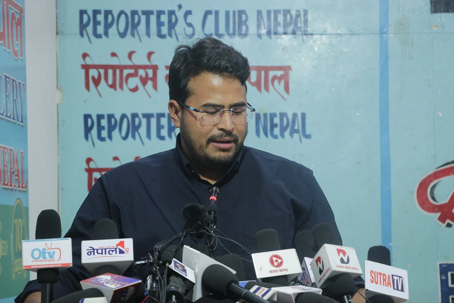 माओवादीलाई ठेगान लगाउने ज्ञानेन्द्रको रणनीति, सहकार्यका लागि गृहमन्त्री लामिछानेलाई प्रस्ताव