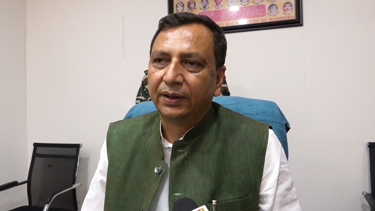 मधेसमा एमाले र माओवादीका मन्त्रीले राजीनामा दिँदै