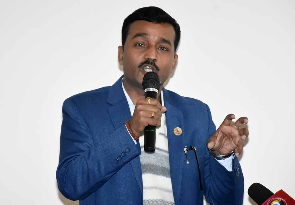 उपेन्द्र आउट भएपछि स्वास्थ्यमन्त्रीमा प्रदीप यादव, रञ्जु ठाकुर र हसिना खान पनि मन्त्री बन्ने