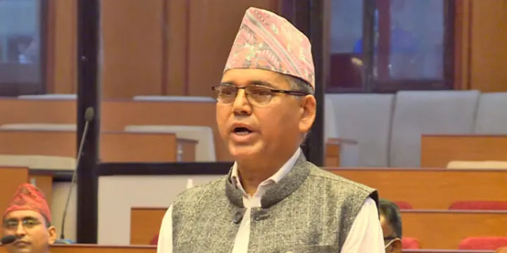 राष्ट्रपतिका सल्लाहकारलाई एमालेको प्रश्न: नेपालको नोटमा नेपालको नक्सा छाप्दा तपाईंको टाउको दुखाइ किन ?