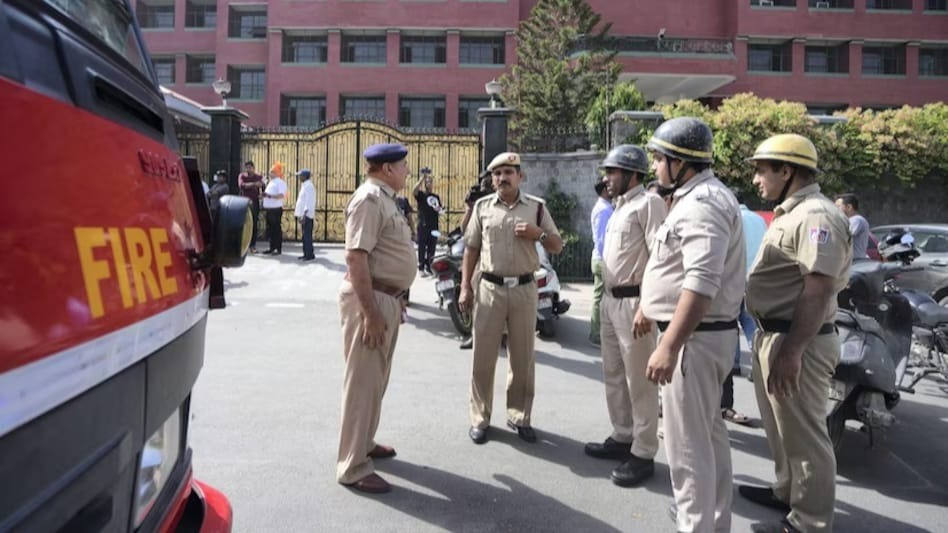भारतमा ८० भन्दा बढी विद्यालयमा बम राखिएको धम्की