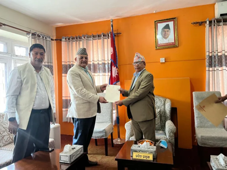 सर्वोच्चको परमादेशपछि गण्डकीको मुख्यमन्त्रीमा सुरेन्द्रराज पाण्डे नियुक्त