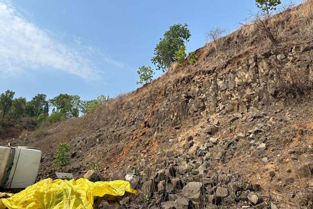 सडक दुर्घटनामा १८ जनाको मृत्यु