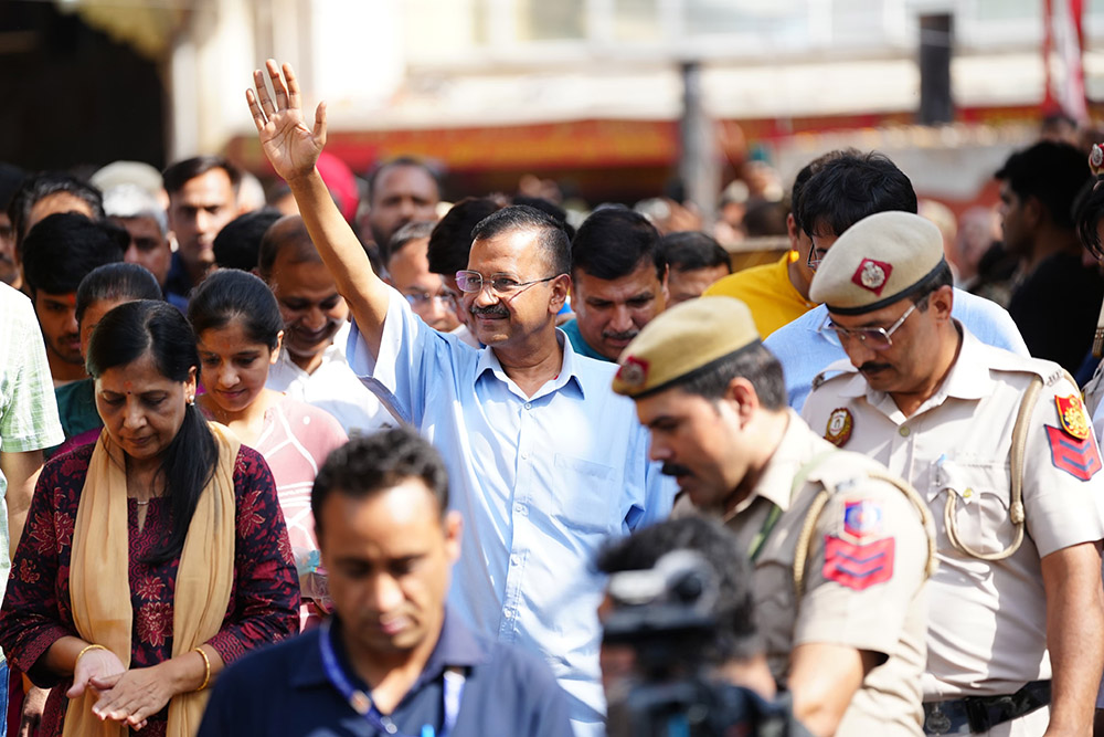 केजरीवालले यसरी गरे दिल्लीको तिहाड जेलमा आत्मसमर्पण