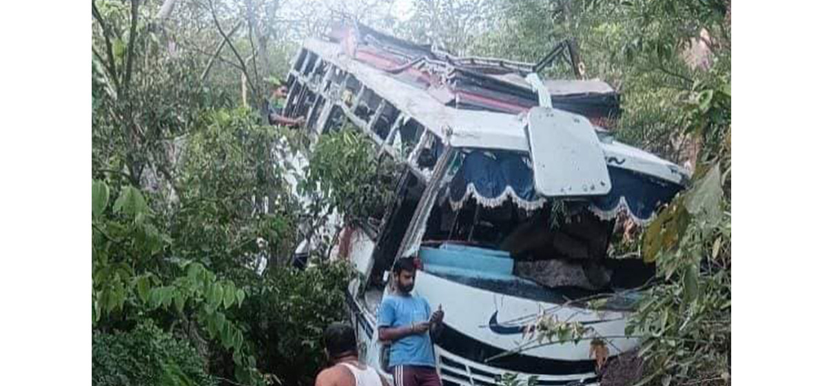 तीर्थयात्री चढेको बसमा अन्धाधुन्ध गोली प्रहार, ९ जनाको मृत्यु