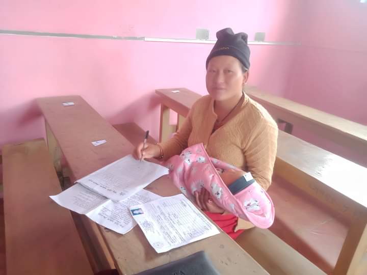 १५ दिनकी सुत्केरी गरिमा लिम्बुले दिइन् लिम्बू भाषा कक्षा ११ को परिक्षा