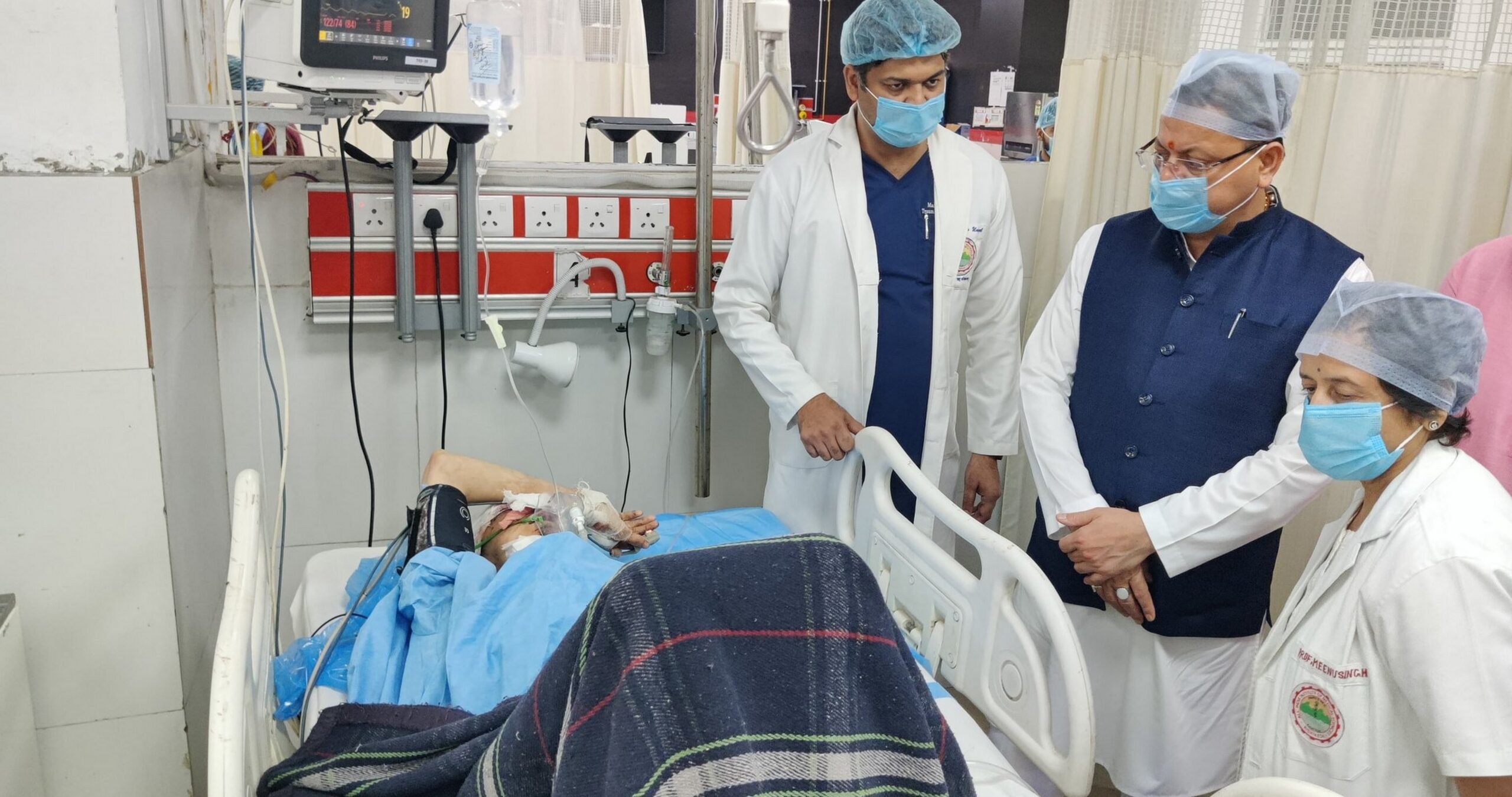 पर्यटक बोकेको टेम्पो नदीमा खस्यो, १४ जनाको मृत्यु