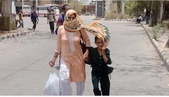 भारतमा गर्मीले हाहाकार, यूपीमा एकै दिन १७१ जनाको मृत्यु