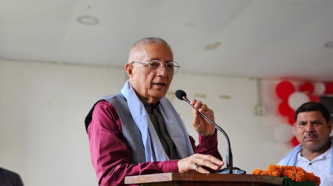 प्रचण्ड नेतृत्वको सरकार आफैं गिर्छ, कांग्रेसले गिराउनुपर्दैन : शेखर कोइराला