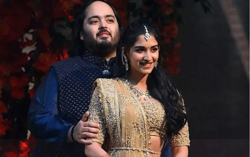 यस्तो छ  मुकेश अम्बानीका छोरा अनन्तको बिहेको कार्ड,दराजको ढोका खोलेपछि भित्र चाँदीको मन्दिर