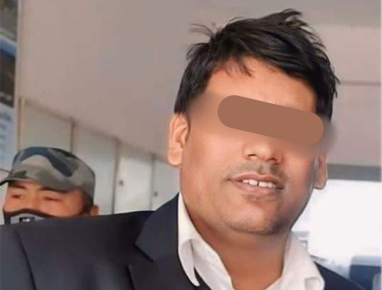 बलात्कार आरोपी उपसचिव रुपेशकुमार साहले गरे प्रहरीसमक्ष आत्मसमर्पण