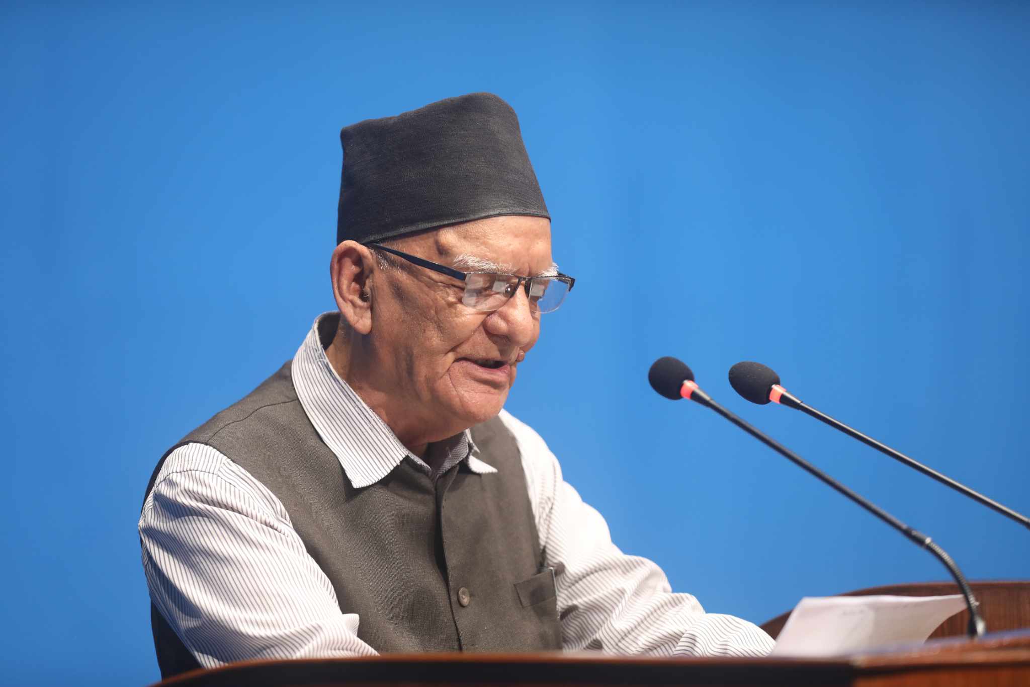 संसदमा रमाइलो छैन, वाक्क लागेर निदाएछु :चित्रबहादुर केसी