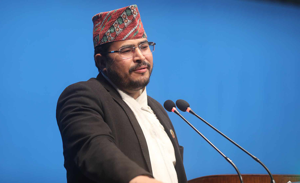 ‘आफ्नै सरकारले बनाएको नीति प्रधानमन्त्री आफैंलाई मन परेन कि क्या हो ?’-शाही