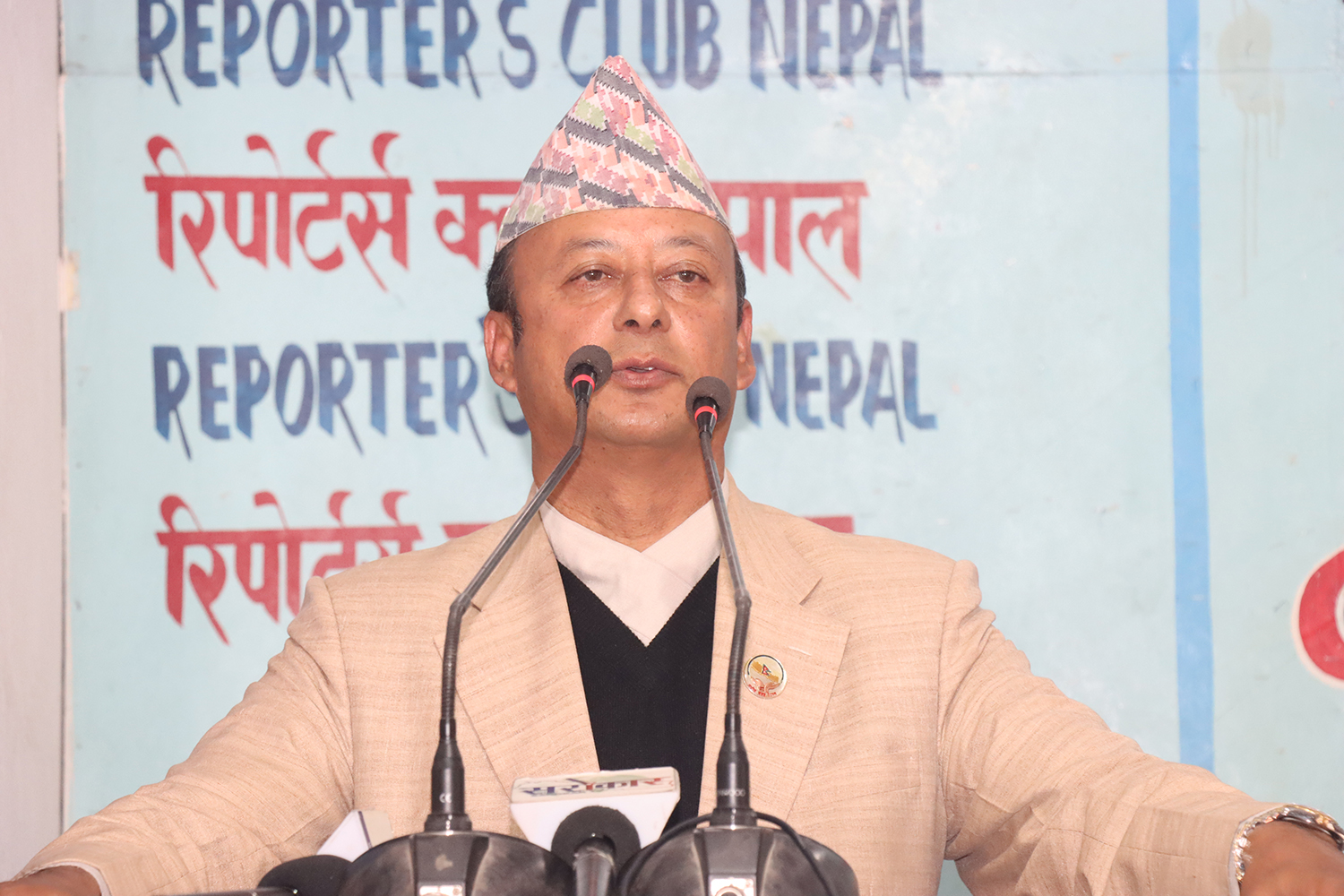 कांग्रेस फुट्दैन, देउवाको मानमर्दन नहुनेगरी निष्कर्षमा पुग्छौंः दीपक खड्का