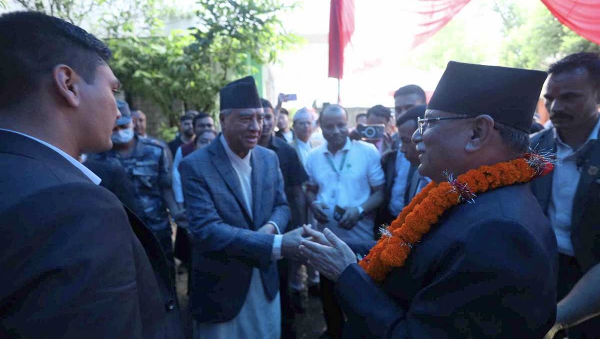 यसरी देखिए प्रचण्ड -देउवा सँगसँगै