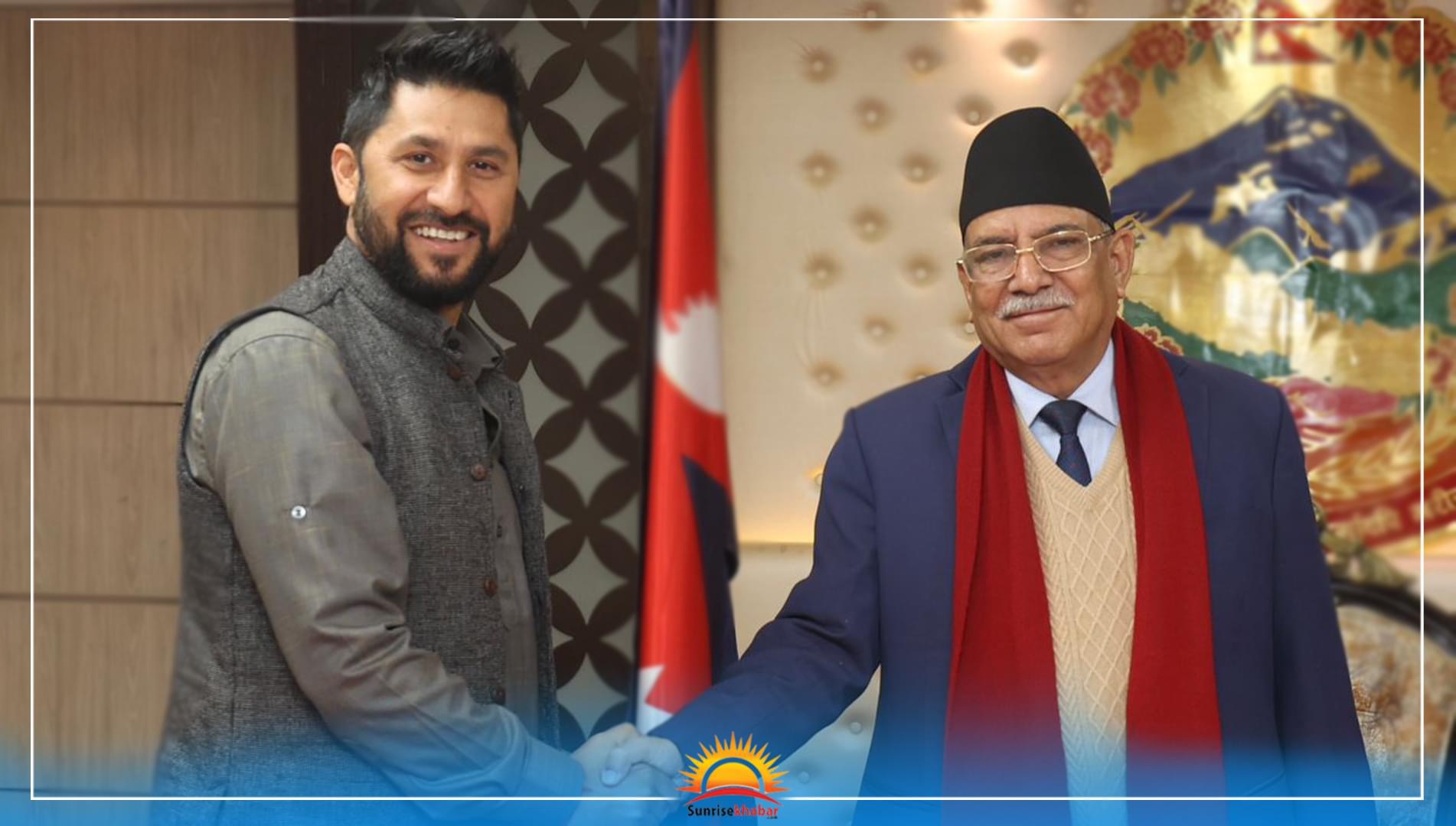 रवि लामिछानेको प्रचण्डलाई सल्लाह– राजीनामा नै ७६(३) उल्लेख गर्नुस्