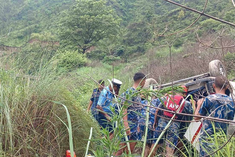 काठमाडौं आउँदै गरेको हाइस सिन्धुलीमा दुर्घटना, ११ जना घाइते
