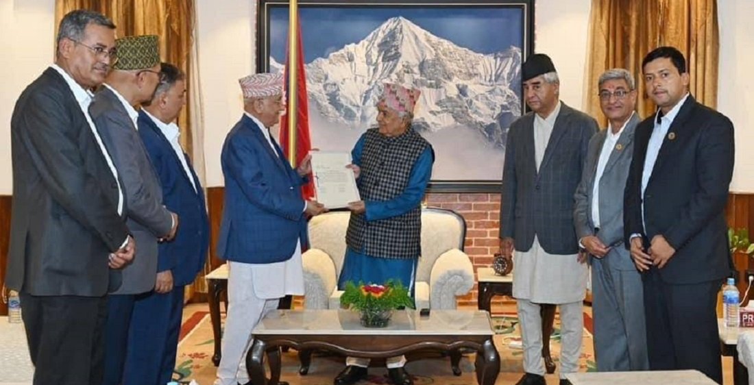 एमाले अध्यक्ष ओलीलाई राष्ट्रपतिले आज नयाँ प्रधानमन्त्री नियुक्त गर्ने