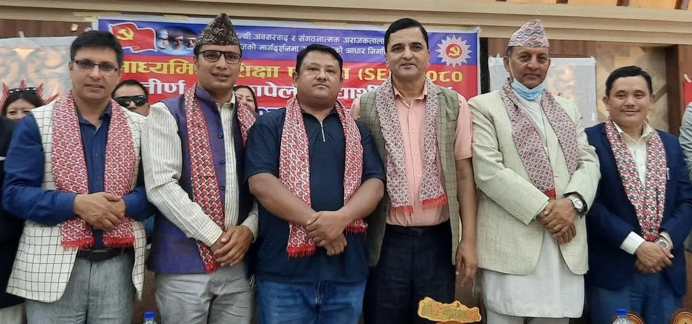 एमाले र केपी ओलीको नेतृत्वमा मात्रै समृद्धि संभव छ भन्दै एमाले प्रवेश गरे माओवादीका यी चर्चित नेता