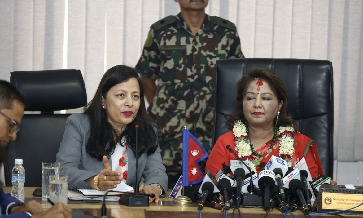 महिलाको कमान्डमा परराष्ट्र मन्त्रालय, मन्त्री र सचिव दुवै महिला