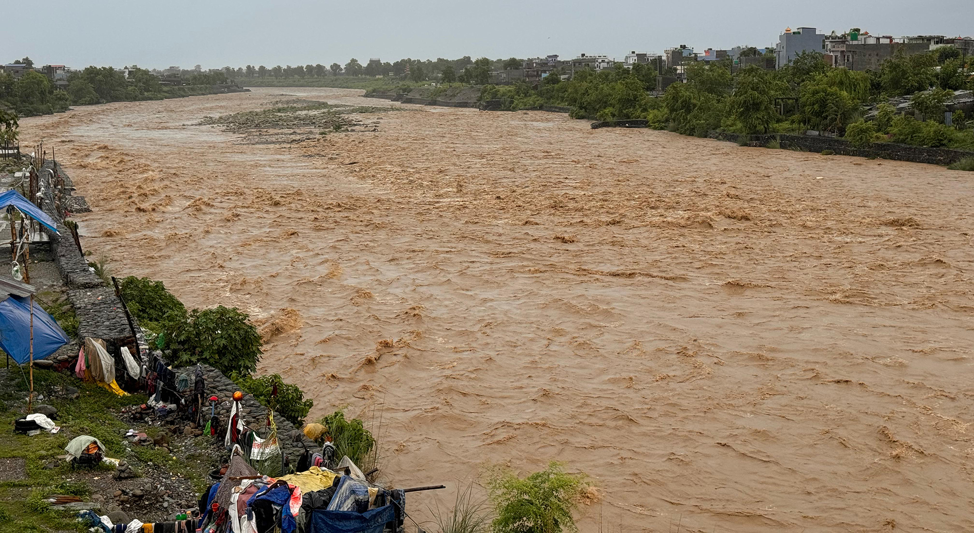 सिमलताल दुर्घटना: अहिलेसम्म २० शव भेटिए, बसको खोजी जारी