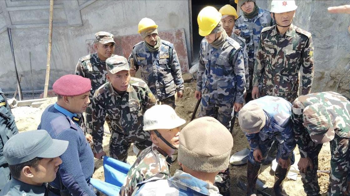 माटोको ढिस्कोमा पुरिँदा दुई जनाको मृत्यु