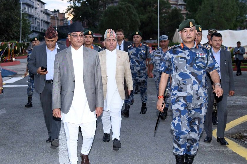 सशस्त्र प्रहरीसँग मेरो पुरानो साइनो छ : गृहमन्त्री लेखक