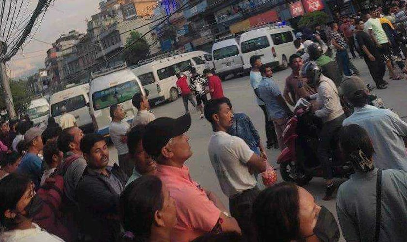 ट्राफिक प्रहरीले चालक कुटेको भन्दै तनाव
