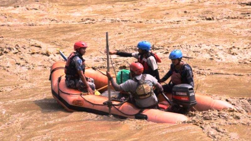 सिमलताल पहिरो : भारतीय गोताखोरले पनि तीन दिनदेखि केही भेट्न सकेन