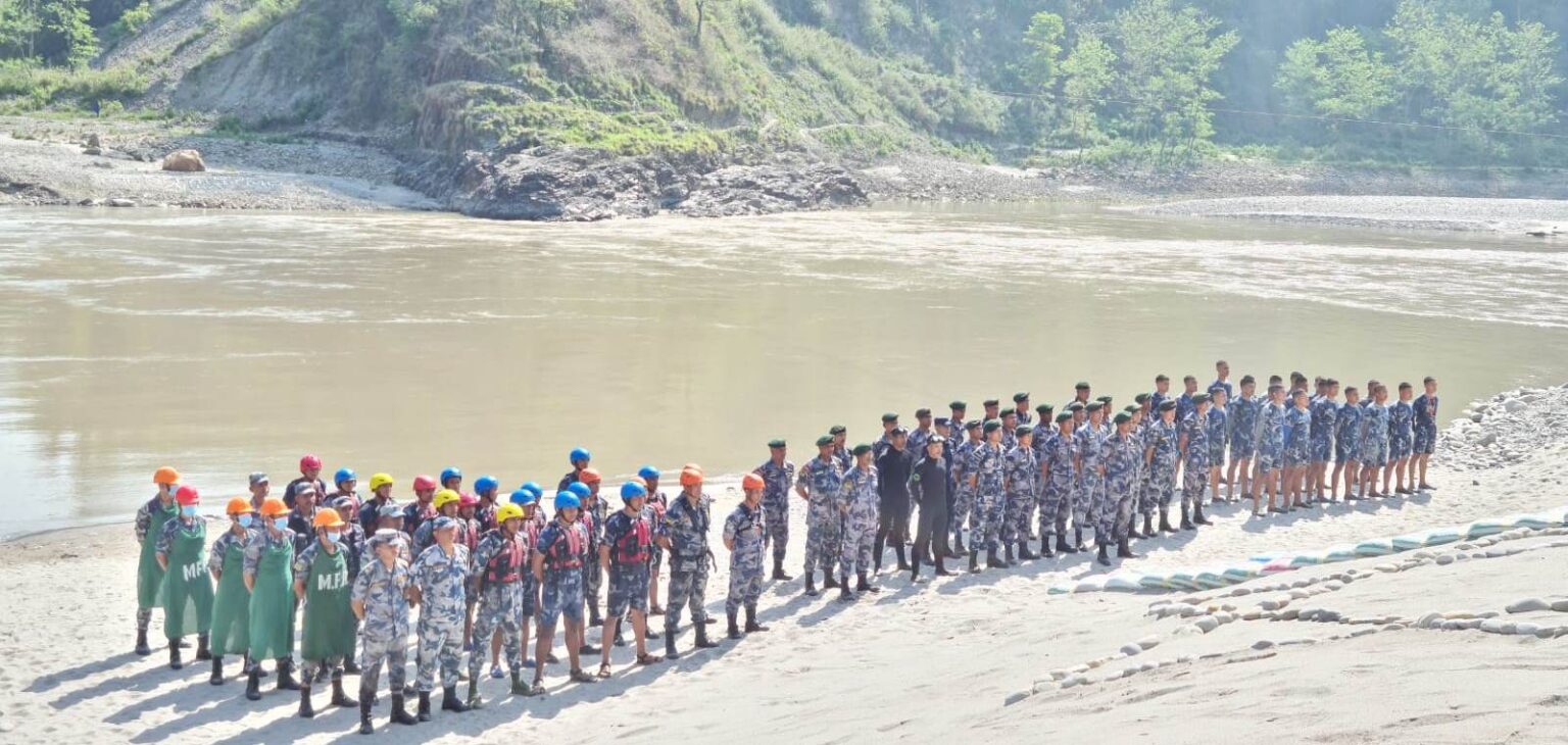 ६५ जना यात्रुसहित त्रिशुलीमा बेपत्ता बसको खोजी गर्न गोताखोर सहित ५५ जना परिचालन