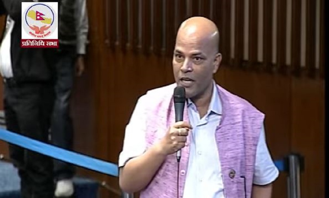 अमरेश सिंहको बुथमा कांग्रेस र रास्वपा प्रतिनिधिबीच झडप, मतदान रोकियो