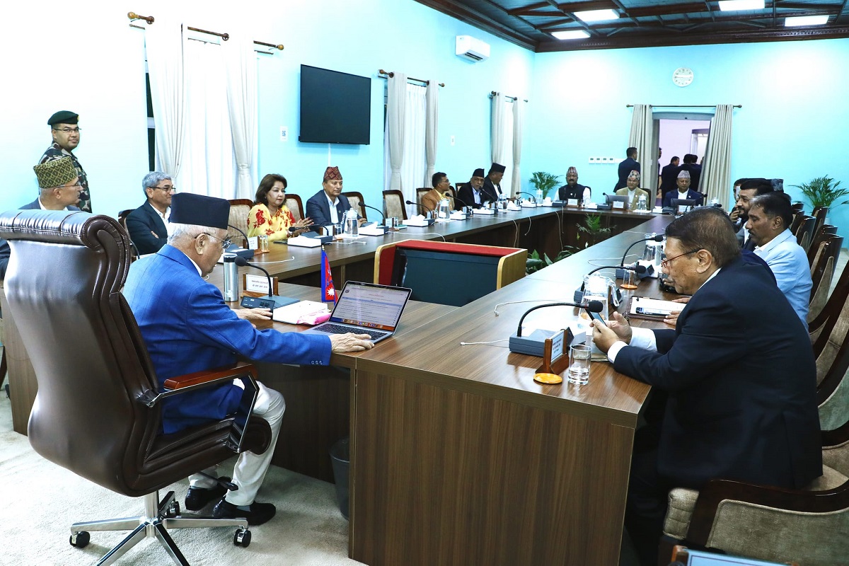 ओलीको मन्त्रिपरिषद् छाड्ने मन्त्रीको सङ्ख्या चार पुग्यो