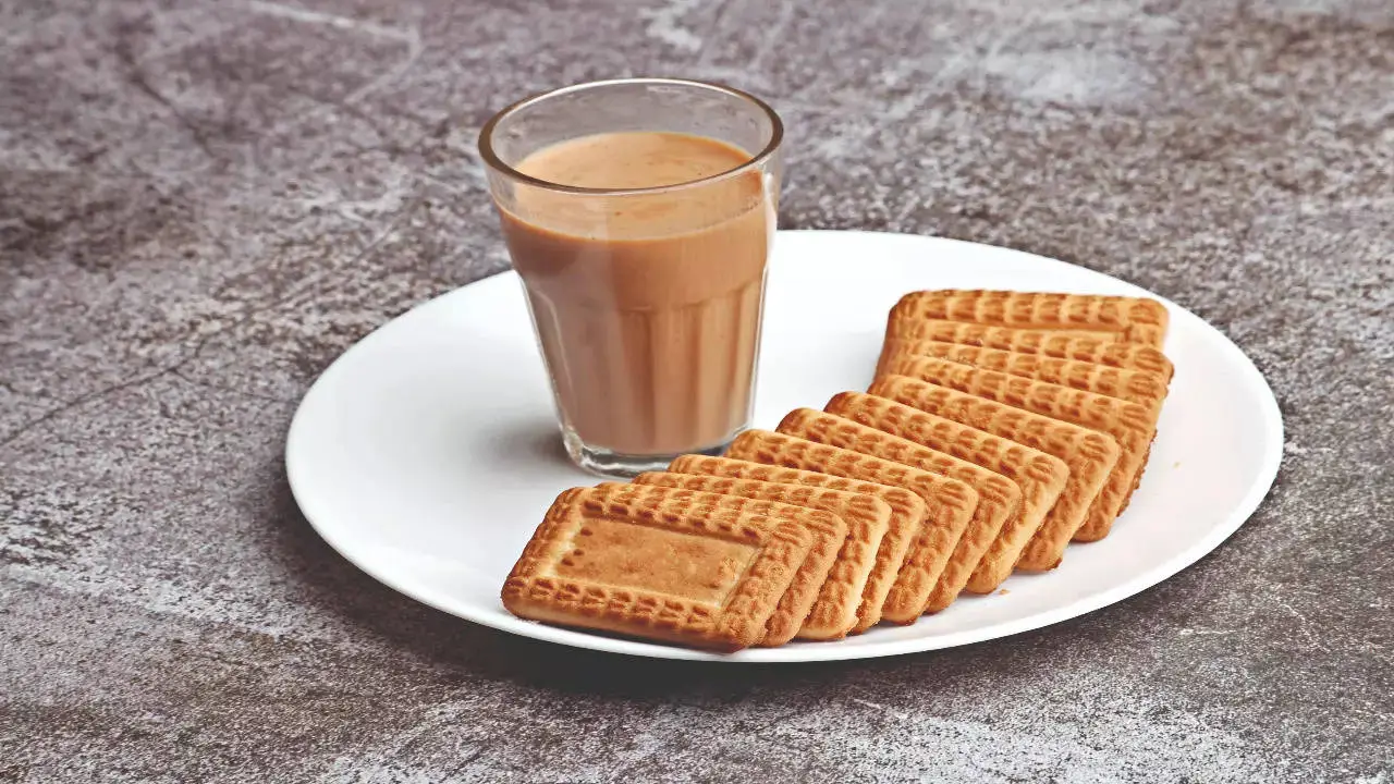 बिहानै खाली पेटमा नखानुहोस् चियासँग बिस्कुट, हुन्छन् यस्ता हानि