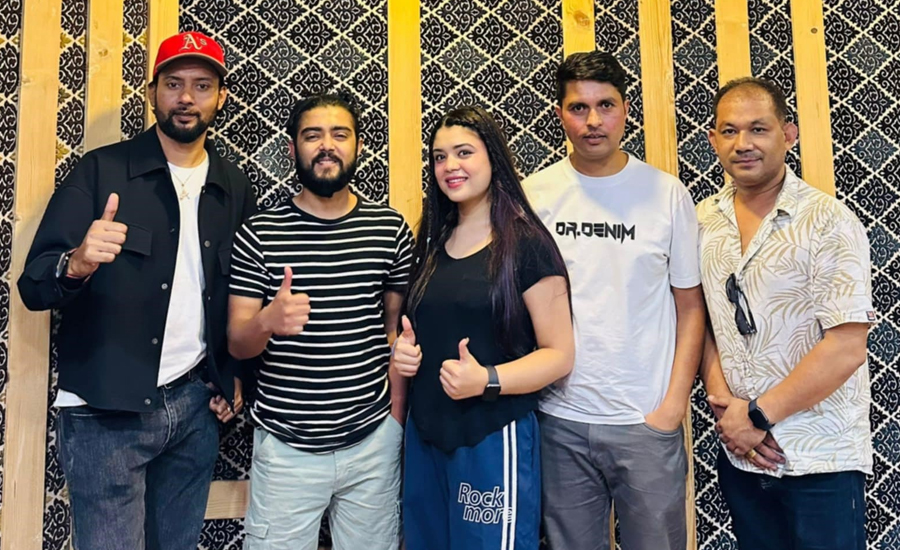 समीक्षा र निशानले गाए ‘ज्वाइँसाब’को गीत