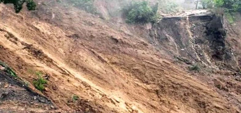 बारीको ढिस्को खस्दा घर पुरियो, एक जनाको मृत्यु