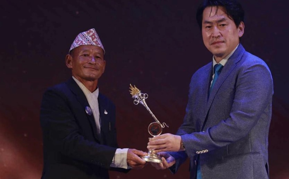 भलिबलका प्रशिक्षक राईलाई स्पेशल अवार्ड
