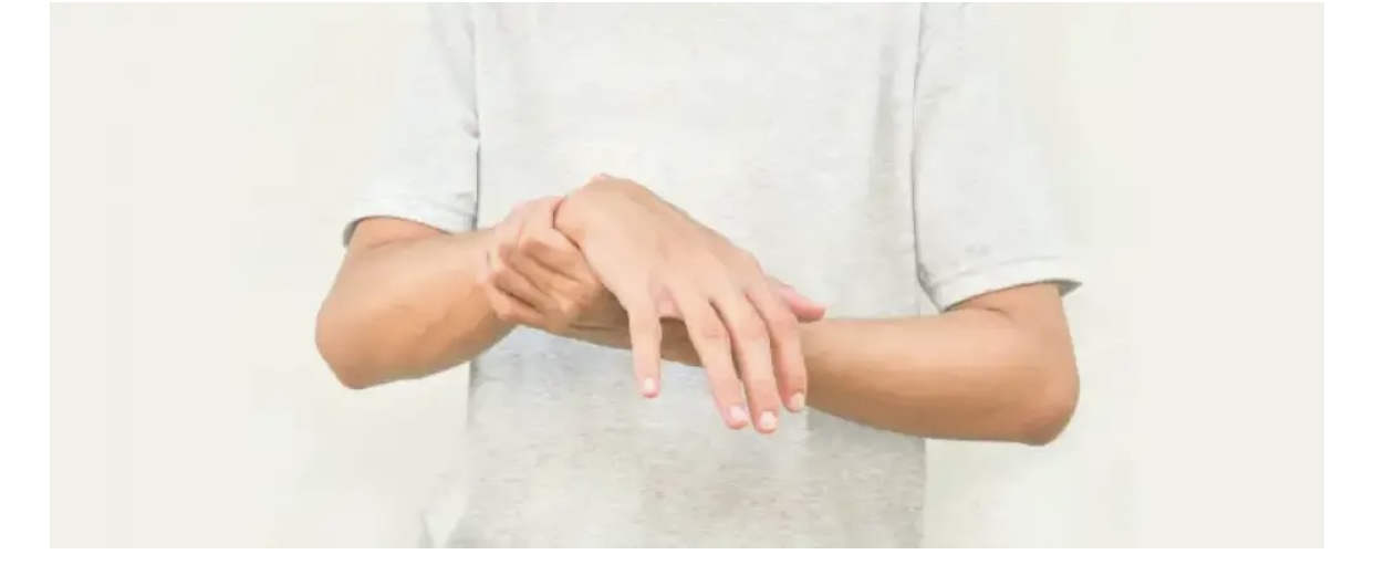 किन हुन्छ शरीरमा पक्षघात, के तपाई पनि यो गल्ती गर्नुहुन्छ ?