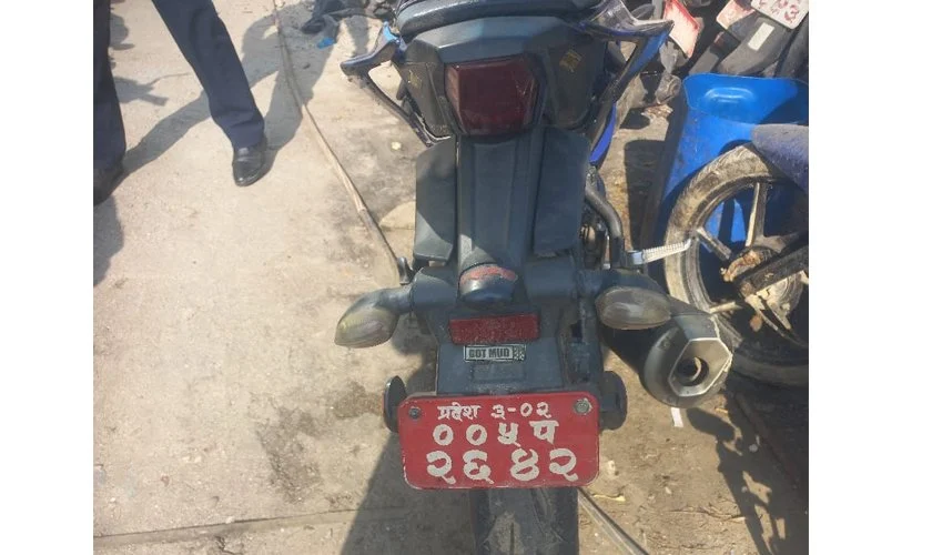 ललितपुरमा ट्राफिकको स्पिड चेकिङमा मोटरसाइकल दुर्घटना, पछाडि सवार किशोरीको मृत्यु
