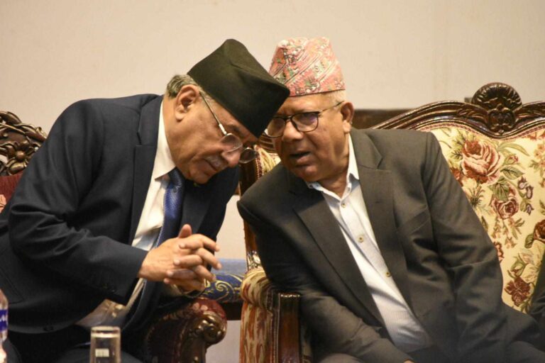 नेकपा मोडलमै एकता गर्दै प्रचण्ड-माधव